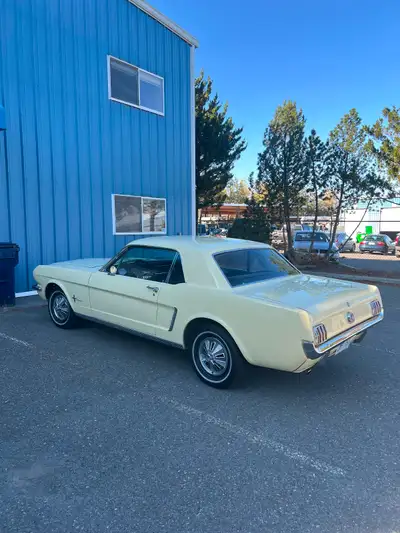 Better than new. 200-4 speed( rare) appears to be all original including paint. Collector status (&2...