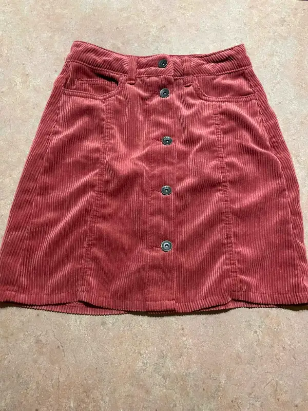quelques pantalon-shorts pour femme xs pour 10$ ch in Women's - Bottoms in Drummondville - Image 6