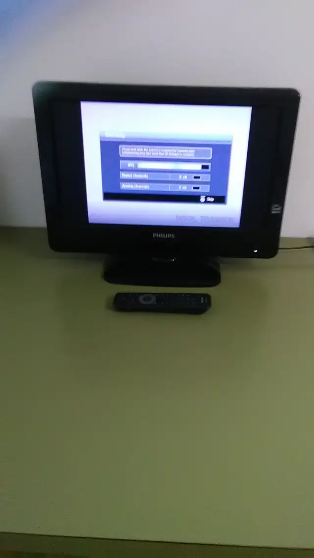 Philips 19” HD LCD Digital TV with Remote  in TVs in City of Toronto - Image 6