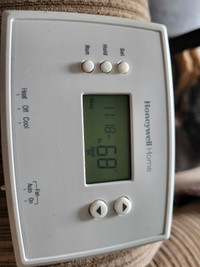 Honeywell Home programmable thermostat 