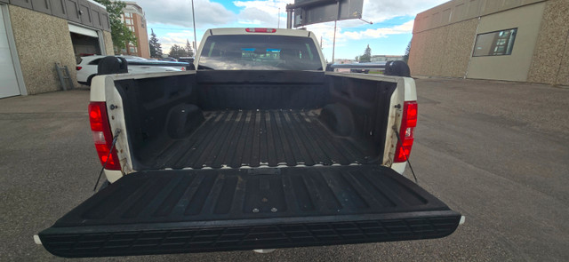 2010 Chevy Silverado K1500 LTZ 4x4 in Cars & Trucks in Calgary - Image 3
