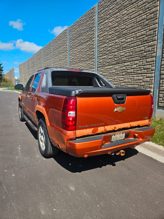 used chevy avalanche in Cars & Trucks in Markham / York Region - Image 4