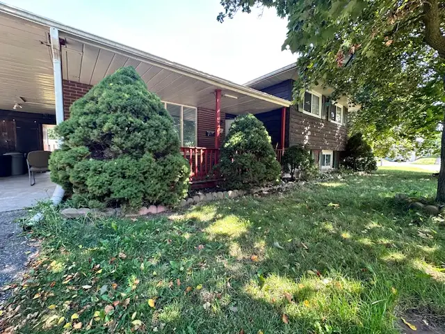 ROOMS FOR RENT NEAR WEBER AND NORTHFIELD  WATERLOO, QUIET HOME