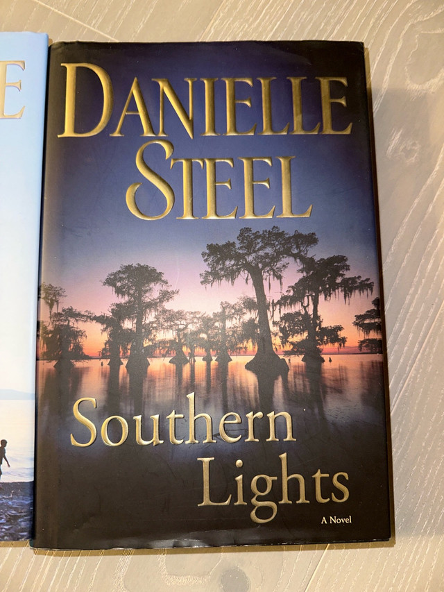  Danielle Steel - 3 hardcover books  in Non-fiction in Calgary - Image 4