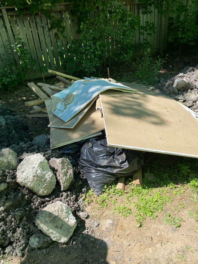 Junk removal & deck/shed demolition call/text3437776632 - Ottawa in Other in Ottawa - Image 2
