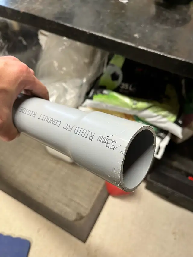 Tuyau Carlon /  2’’ diamètre longueur de 10’’ in Other in Sherbrooke - Image 2