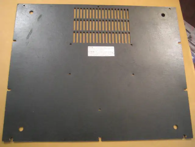 Marantz 1515 Receiver Bottom Cover Panel Good Used Condition in Stereo Systems & Home Theatre in Mississauga / Peel Region - Image 2