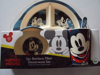 MICKEY MOUSE 5PC BAMBOO FIBER DINNERWARE SET