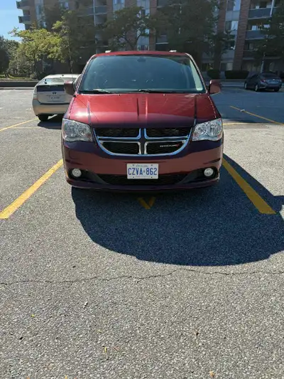 Dodge caravan crew Year 2019 Low mileage 100k Start and drive and break perfect Car after safety Mor...