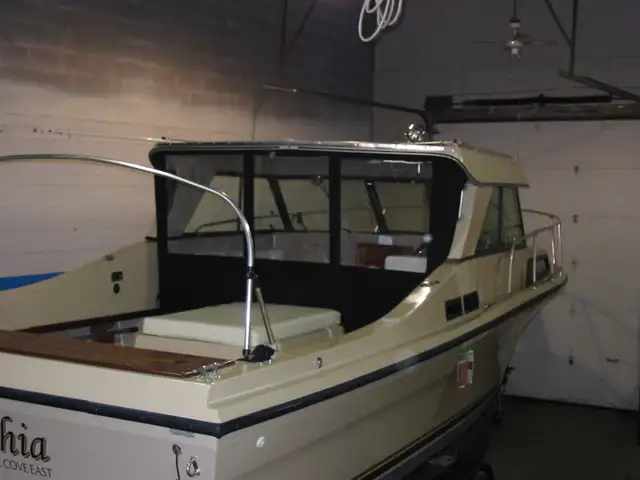 RayCan Marine Canvas, Boat Top Fabrication and Repairs in Boat Parts, Trailers & Accessories in Kingston - Image 11