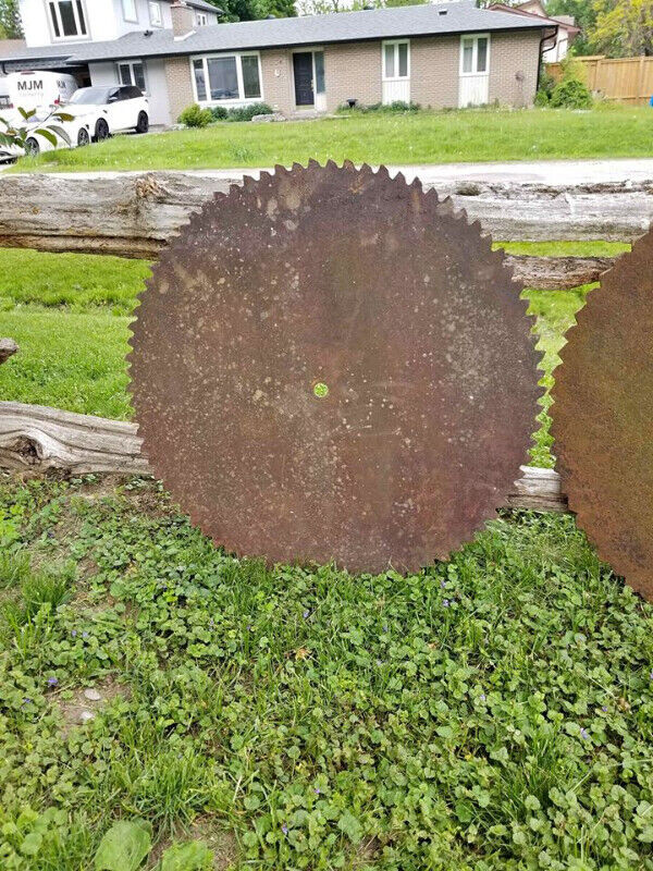 VINTAGE SAWMILL BLADES 36 " - 60" PLUS FOR CUSTOM BUSINESS SIGNS dans Art et objets de collection  à Kingston - Image 3