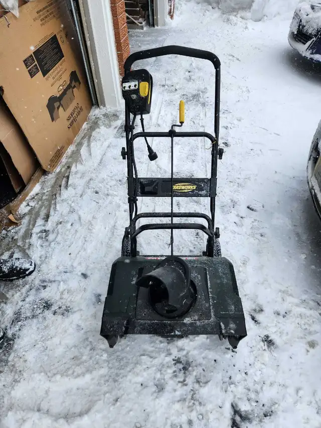 snowblower in Snowblowers in Mississauga / Peel Region - Image 2