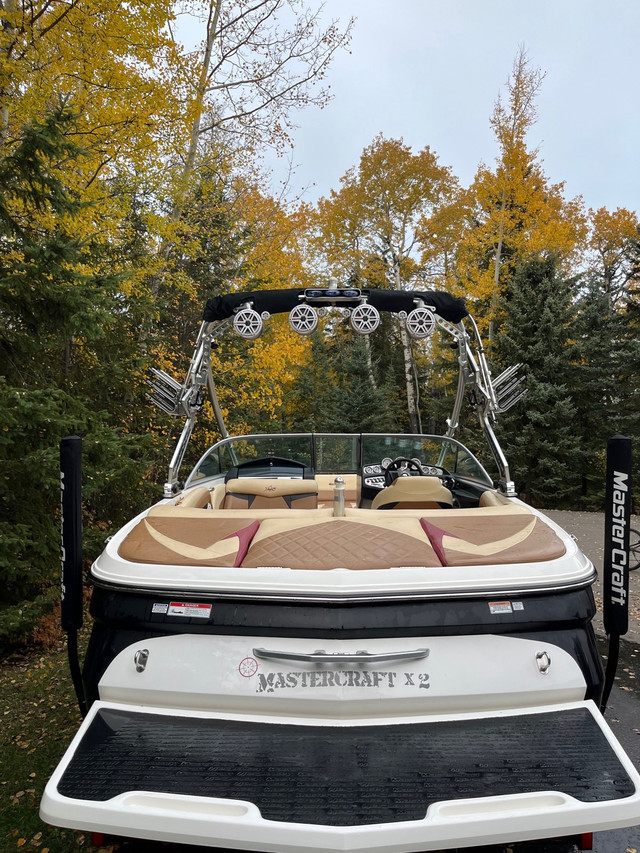 2009 Mastercraft X2 in Powerboats & Motorboats in Grande Prairie - Image 4