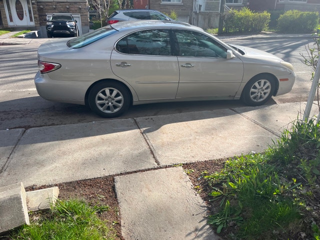Lexus es 300 $ 4000 1 propriétaire 1 owner A1
