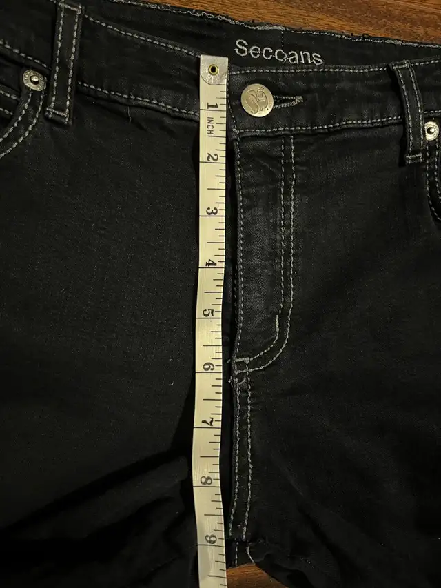 Second Yoga women’s size 30 skinny jeans, dark indigo wash in Women's - Bottoms in Oshawa / Durham Region - Image 5