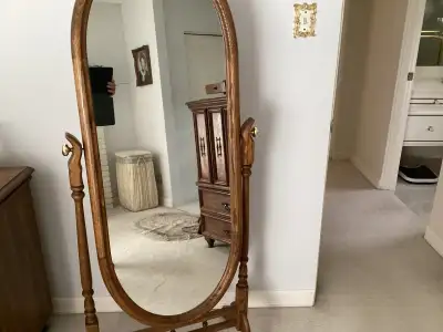 OAK OVAL STAND WITH MIRROR. 602, View more