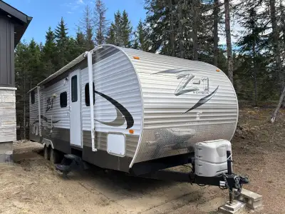 Roulotte 2015 Crossroad BH301 Idéale pour famille, peut coucher 8. extension + suite ado.