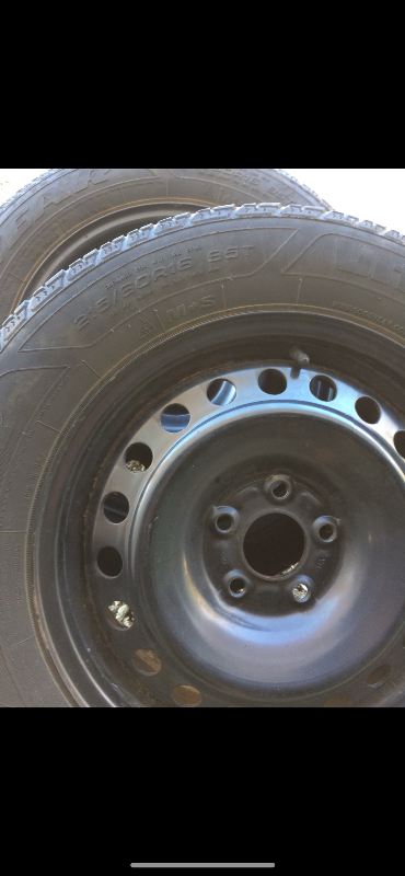 Winter tires on Rims, Goodyear 215 60 R16 in Tires & Rims in City of Halifax - Image 7