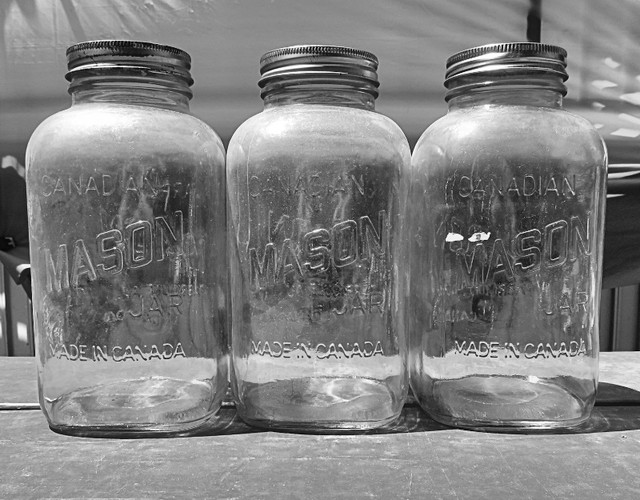 Vintage Mason Jars & Lids in Arts & Collectibles in St. Catharines - Image 4