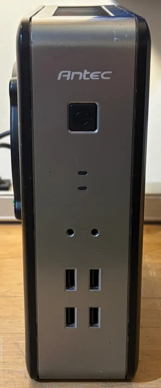 Antec Mini-ITX Computer Case in System Components in City of Toronto - Image 3