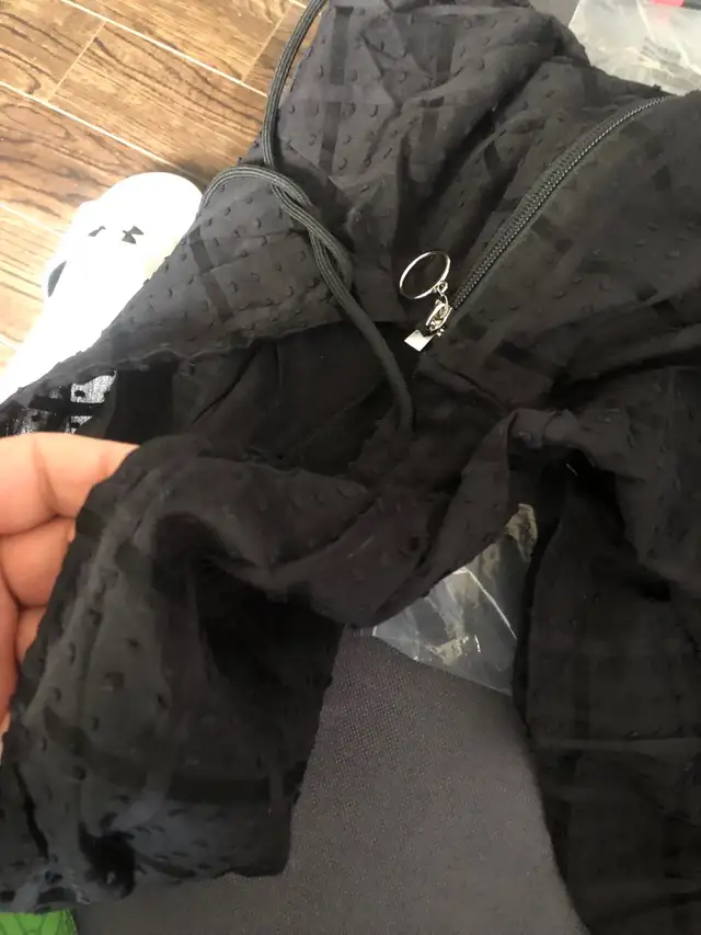 Black Short Sleeve Hoodie - Size S in Men's in Mississauga / Peel Region - Image 6