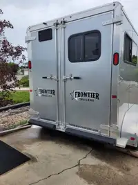 Frontier Strider lite 2 horse aluminum trailer