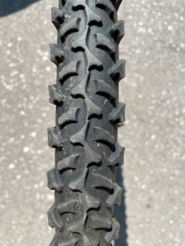 Duro Diamond Grip Bike Tires 24x1.95 in Frames & Parts in Oshawa / Durham Region - Image 4