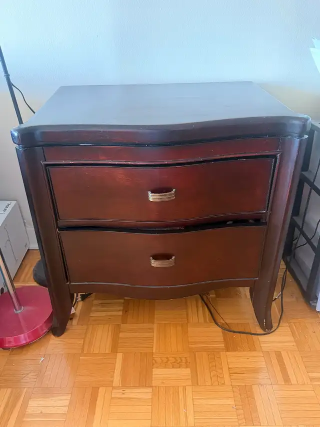 Vintage Solid Wood Chest of Drawers in Dressers & Wardrobes in City of Toronto - Image 3