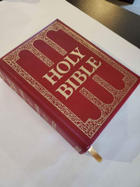 FAMILY BIBLE - VINTAGE LARGE KING JAMES VERSION "AS NEW"