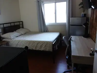 Furnished Sharing Room near Square One