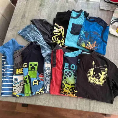 7 t-shirts et 3 camisoles, View more