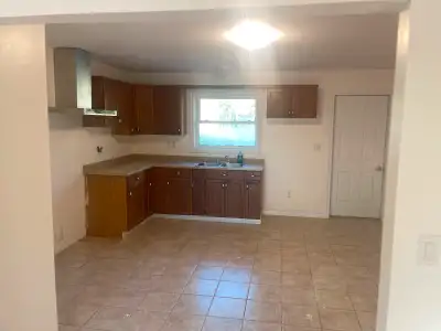 2 bedroom upper unit for rent  all inclusive