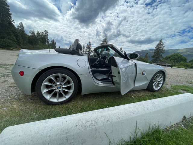 2003 BMW Z4 in Cars & Trucks in Vernon - Image 2