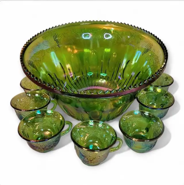 Vintage Carnival Glass Punch Bowl and 12 Cups iridescent green in Holiday, Event & Seasonal in City of Montréal - Image 3