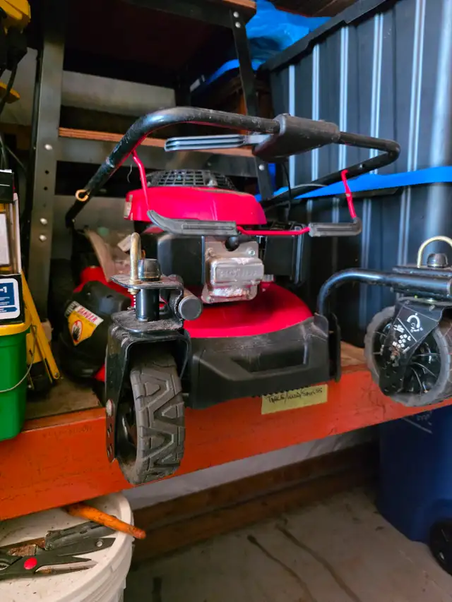 Black Max W Honda GCV160 Zero-Turn Lawnmower Over Head  Cam in Lawnmowers & Leaf Blowers in Windsor Region - Image 2