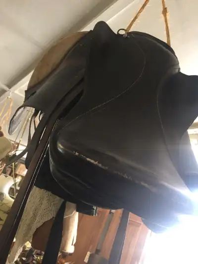 English saddle, reduced from $225.00. Approx. 18.75long, 12wide at the widest point of the rear &12"...