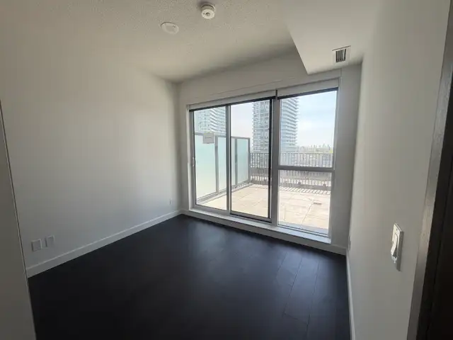 MORE 30% LOSS ASSIGNMENTSALES -  KING’s LANDING in Condos for Sale in City of Toronto - Image 4