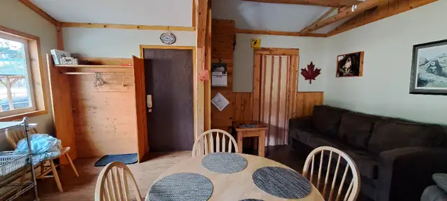 Cabin Rental near Koocanusa Lake East Kootenays in British Columbia in Canada - Image 11