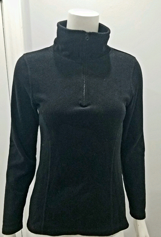 VGUC - Women's Old Navy Half Zip Fleece Black Sweater Size XS in Clothing in Oshawa / Durham Region - Image 2