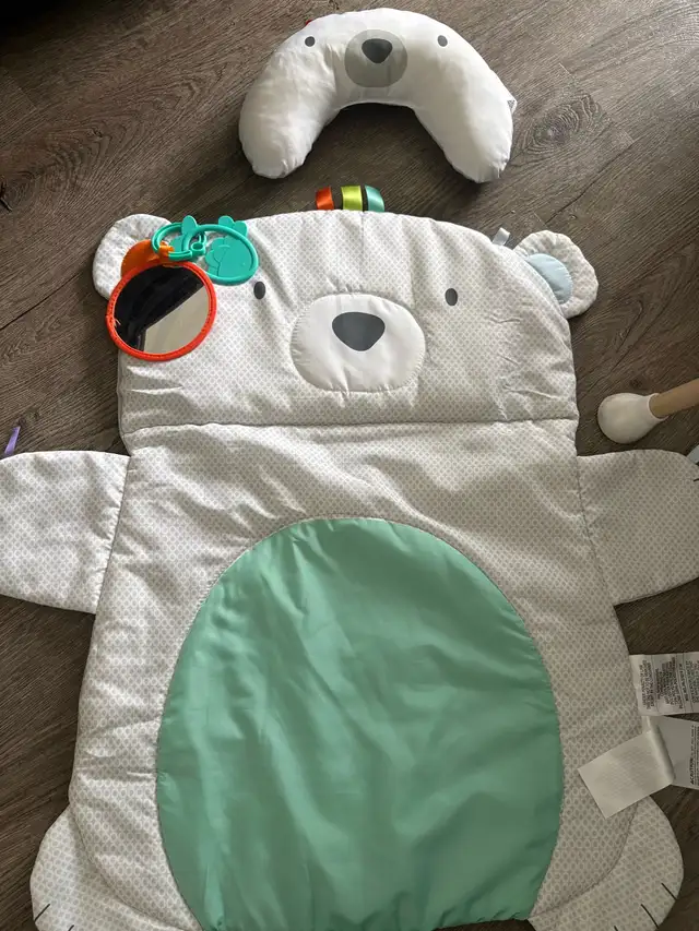 Tummy time activity mat in Toys in Edmonton - Image 2