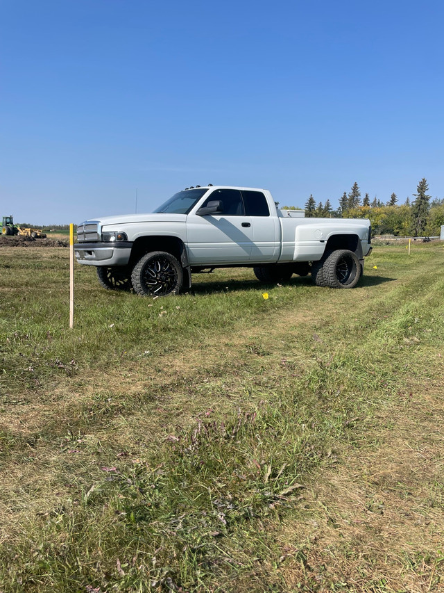 1998 Dodge 3500 12V in Cars & Trucks in Strathcona County - Image 2