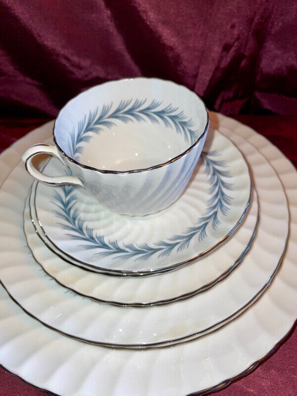 Vintage Aynsley Mayfair Pattern Dishes - various prices in Arts & Collectibles in Mississauga / Peel Region - Image 3