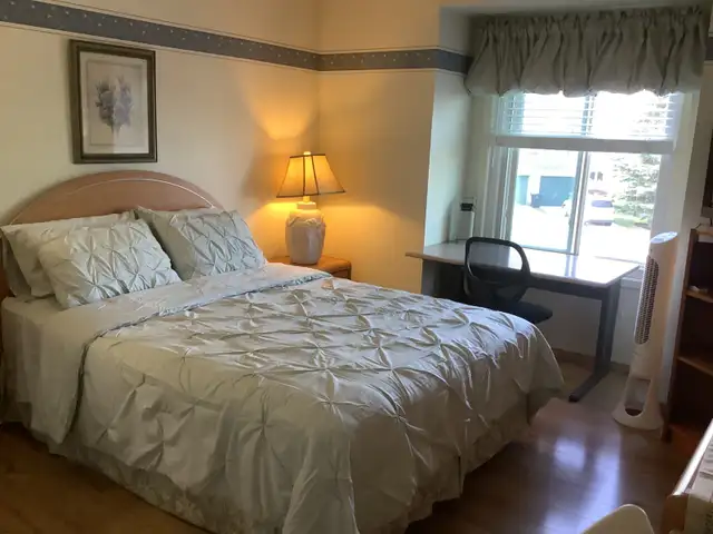 Room with own Bathroom , All inclusive-Sandstone NW Calgary