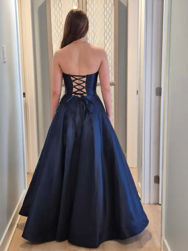 Alterations Seamstress536176087007897601