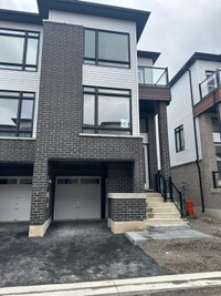 4 bedroom  townhouse in St Catherine  close to Brock  university