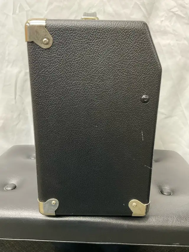 FENDER CHAMPION 20 in Amps & Pedals in North Bay - Image 6