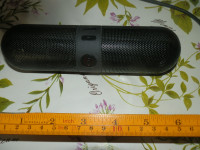 Beats Pill - Speaker - for portable use - wireless - Bluetooth,