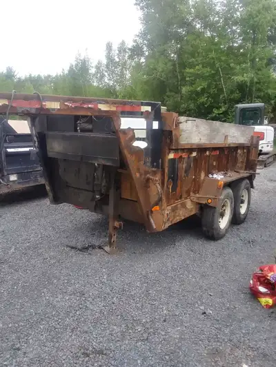 6x10 heavy duty legault dump trailer ..study 2x 7000 axles . good tires ...needs side panels or coul...