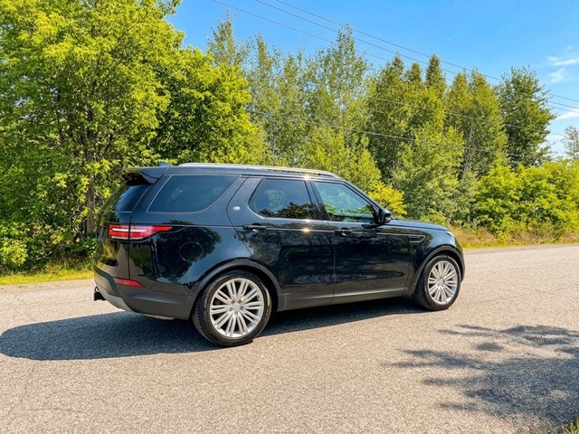 Land Rover Discovery 7 passager 2018 — photo 3