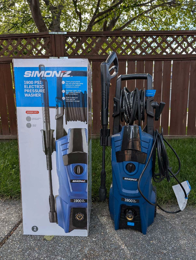 Simoniz 1900 PSI Pressure Washer in Outdoor Tools & Storage in Calgary